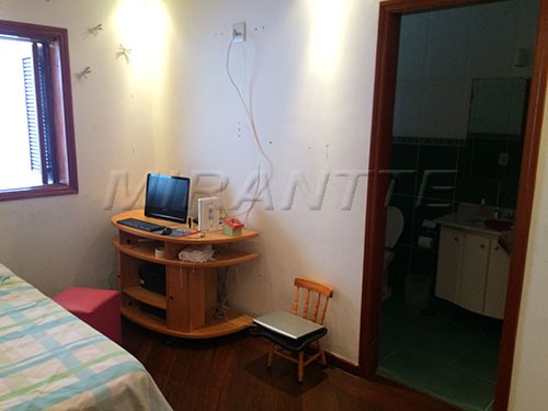 Sobrado de 851m² com 4 quartos em Barro Branco