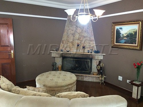 Sobrado de 851m² com 4 quartos em Barro Branco