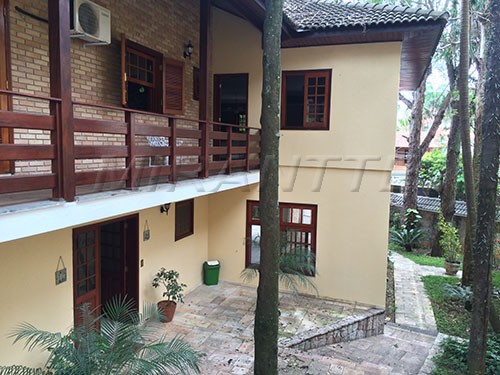 Sobrado de 851m² com 4 quartos em Barro Branco