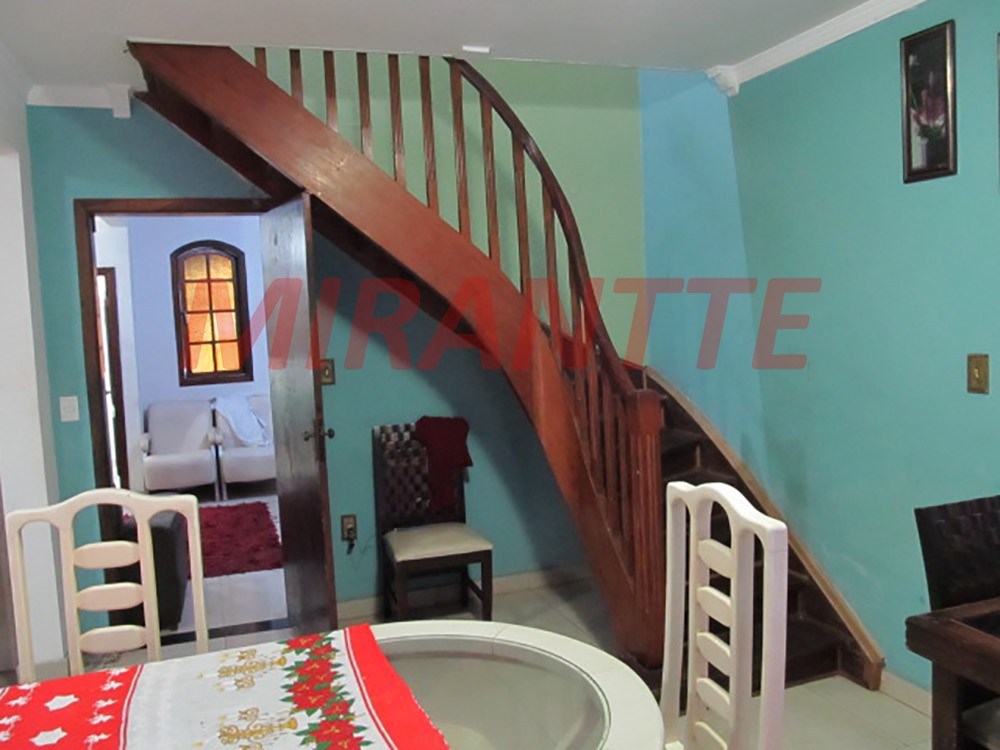 Sobrado de 170m² com 3 quartos em Santana