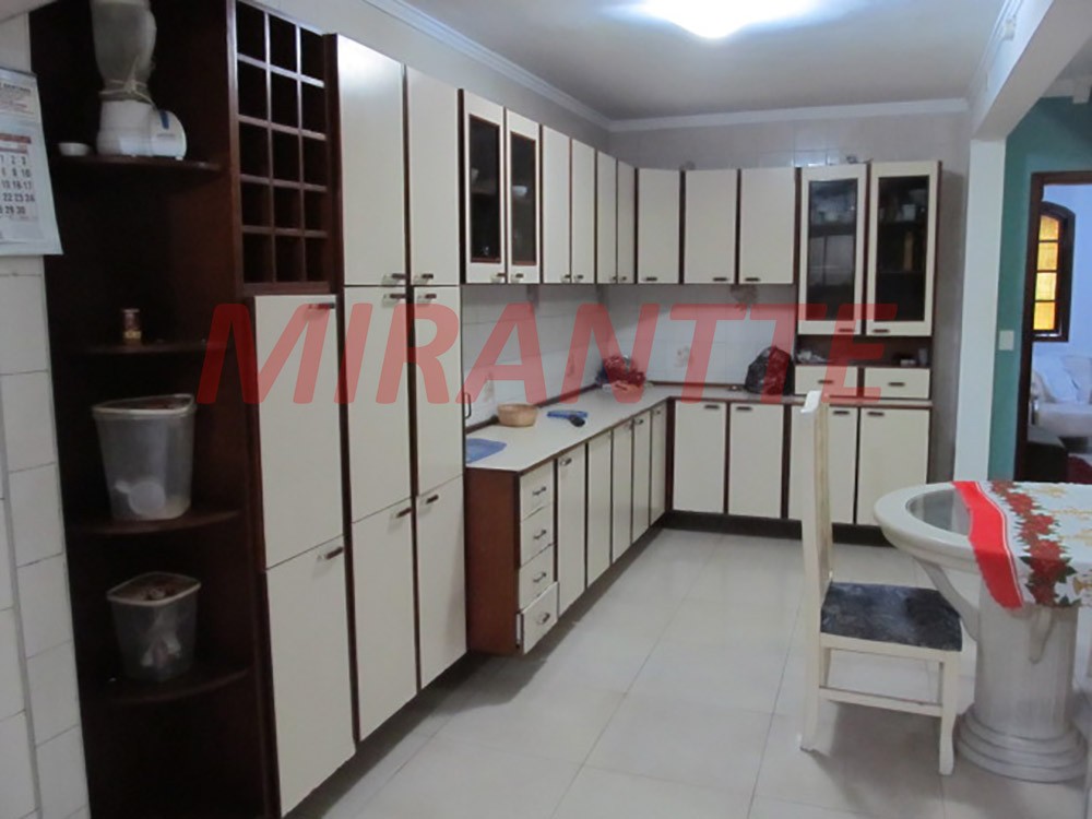 Sobrado de 170m² com 3 quartos em Santana