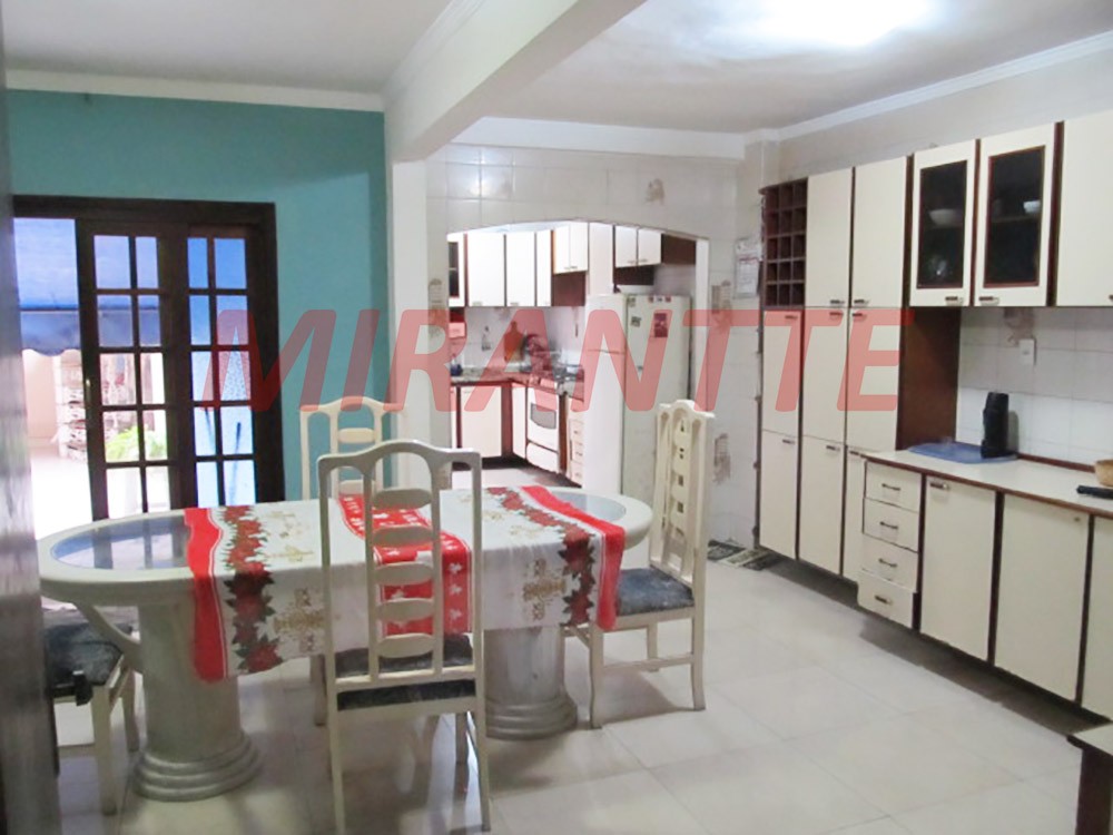 Sobrado de 170m² com 3 quartos em Santana