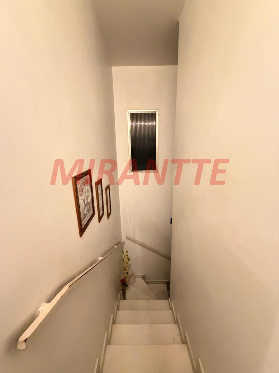 Sobrado de 210m² com 4 quartos em Vila Aurora