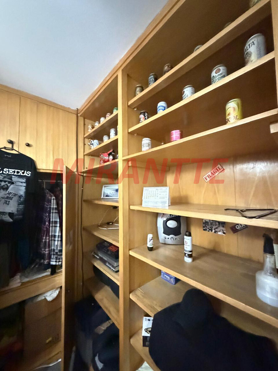 Sobrado de 210m² com 4 quartos em Vila Aurora