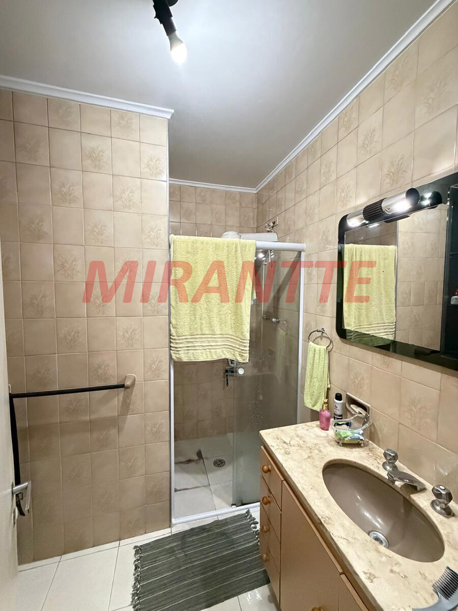 Sobrado de 210m² com 4 quartos em Vila Aurora