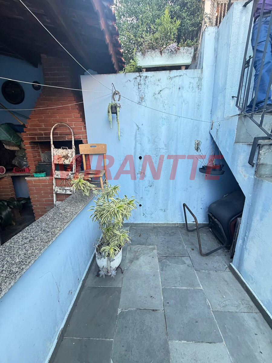 Sobrado de 210m² com 4 quartos em Vila Aurora
