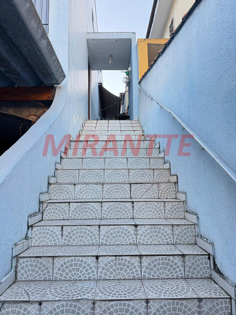Sobrado de 210m² com 4 quartos em Vila Aurora