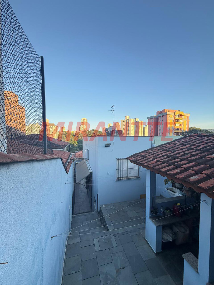 Sobrado de 210m² com 4 quartos em Vila Aurora